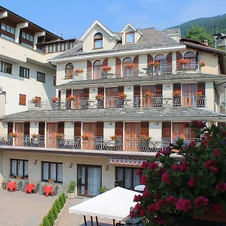 Hotel La Rosa Тельо